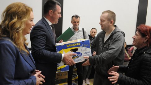 PODELJENO 166 PAKETA: Briga Kraljevčana o izbeglim i interno raseljenim licima